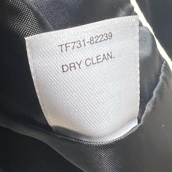 Pendleton NWT womens blazer/ jacket in size 18 black with creamy white piping - Picture 11 of 11